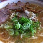 中華そば 上海 - 広島ラーメンの老舗 上海。 豚骨醤油のオーソドックスな味です。