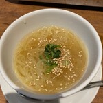 USHIHACHI - 〆の冷麺、氷が入ってキンキン