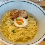 らーめん、肉丼ぶり 吉成鶏白湯 鶏神 - 麺