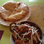 シルジャナ - チキンピャジャ？とムグライナン