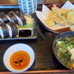 ドライブイン新開 - 料理写真:海鮮巻き寿司＆天ぷらセット（玉入り）