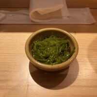 SUSHI TOKYO TEN、 新宿店 - めかぶ