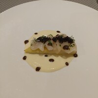 フィエルテ - ホワイトアスパラ帆立とキャビア載せ