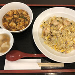 Ipeizukikka - エビチャーハン＋ミニ麻婆豆腐✨