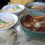 玉蘭 - カレーつけ麺＆極辛カレーつけ麺。写真には写っていませんが、これに小ライスが付きます。