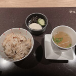 FRENCH TEPPAN 静香庵 - ◯ガーリックライス
      ◯薬膳スープ、香の物