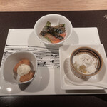 FRENCH TEPPAN 静香庵 - 季節の小さな前菜　
      帆立のフライ　アサリグラタン　スモークサーモン
      