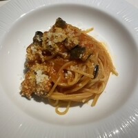 カロッツァ - ナスのトマトソースパスタ。