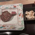 FRENCH TEPPAN 静香庵 - ◯ 料理長セレクトFRENCH TEPPAN 静香庵特選和牛
      茨城県産サーロインのステーキ
