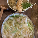 自家謹製 萬圓屋 - かすうどんと海老天丼