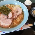 Aidoru - ラーメン＋お新香付ます!