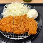 204179380 - 【2023.5.3(水)】ロースかつ定食(並盛)500円のロースかつ