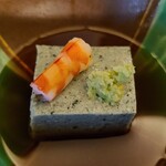 日本料理 花月 - 先付け①蓬豆腐、車海老