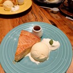 GRANNY SMITH APPLE PIE & COFFEE - 