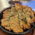 韓韓麺 - 野菜チヂミ　¥580