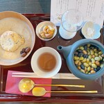 サロン・ド・テ・カワムラ - 大徳芋の汁粉と三色豆茶