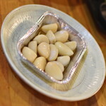 七輪焼肉 安安 - ニンニクごま油（３１９円）２０２３年５月