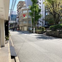 中國菜 心香 - お店までは最寄り駅となる「大阪メトロ 南森町駅」より徒歩５分。目の前にある西天満公園が目印となる。