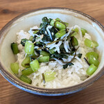 Uminomieru Okinawa Soba Ten Chibaru Su-Ba - 青菜じゃこご飯(¥350)