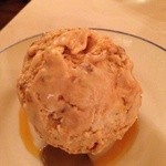 トラットリア シチリアーナ・ドンチッチョ - 更に最後にアーモンド？とアイスのドルチェ！セミフレッド‼