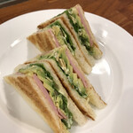 ホットケーキパーラー フルフル 赤坂店 - アボカドとロースハムのローストサンドイッチ