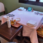 オーベルジュ オーパヴィラージュ - テーブル席