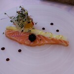 オーベルジュ オーパヴィラージュ - ノルウェー産 自家製スモークサーモン フランス産ホワイトアスパラガス
