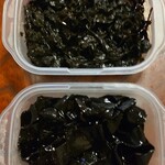 天安本店 - 上、葉唐辛子100グラム。下、昆布100グラム。