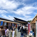 創菜旬魚はしもと - 賑わいを見せる「さんさん商店街」