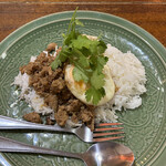 タイ料理ピン トン - ガパオライス
