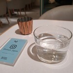 RITUEL CAFE - 浅い水のカップと･･･これはカヌレの器？