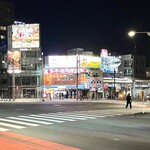 Tsukiji Sushiiwa - 築地四丁目交差点 場外市場方向