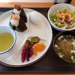 ホテルマルエ - 料理写真:朝ごはん(これ以外でもご飯、トーストなどもあります)