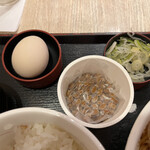 Irorian Kiraku - 生卵、納豆、ネギ