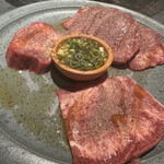 なんば黒毛和牛焼肉 霞 - 