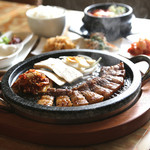 KOSF Korea Seoul Food - 【新メニュー】鹿児島産豚サムギョプサルステーキ160g　単品980円(税込)　KOSF定番のソースも一品！是非食べてみてください！