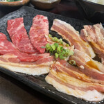 Yakiniku Esukara - ミックスセット1,200円のお肉