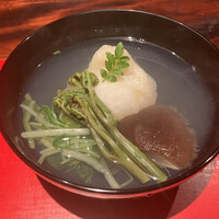 賛否両論 - ホタテの新玉ねぎのしんじょう
                      しいたけ、わらび、根ミツバ