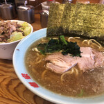 ラーメン 竜家 - ラーメンとキャベチャー