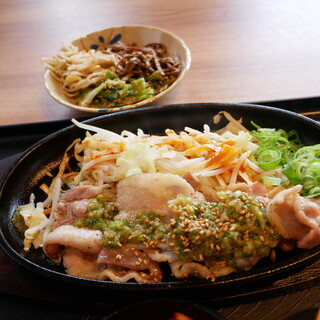 焼肉丼とスンドゥブ 炭火のくいしんぼう_1