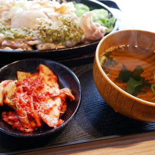 焼肉丼とスンドゥブ 炭火のくいしんぼう_2