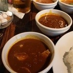 スパイスカフェ - チキン(左下)、ラムアップ