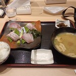 お魚定食 朝げ屋 - 