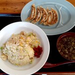 Kanesan Shokudou - 炒飯＋餃子5個セット(1,250円也) 普通に美味しい炒飯でした‥