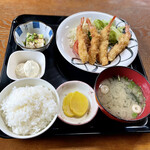 お食事処 たら福食堂 - エビフライ定食