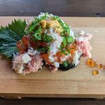 豊洲直送鮮魚と釜飯 二代目 魚義 - 海鮮こぼれ寿司(小)