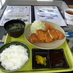 とすのとんかつ きむら - ロースかつ150g定食です。ごはん味噌汁は美味い!!!勿論とんかつも・・・!!!