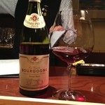 こめ＆葡萄 - 最初の一杯は、ブルゴーニュ　ピノノワールにした。