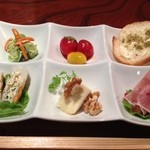 こめ＆葡萄 - 奥様お手製のワンダホーな前菜盛り合わせだ。