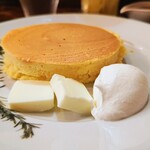 カフェ香咲 - ホットケーキ800円 自家製レモンスカッシュ830円